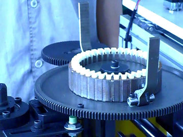 Machine For Installation Of Slot Insulation In The Stator Package For Alternators